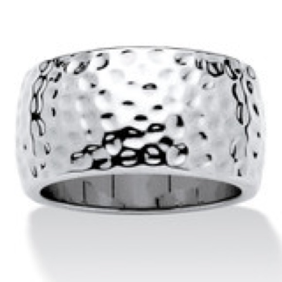 Seta Marked Silver Toned Hammered 11mm Wide Band Ring. Size 6.